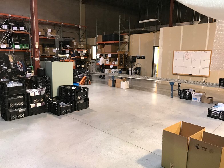 More Photos Of 2721 W Mansfield Ave, Sheridan Flex For Sale