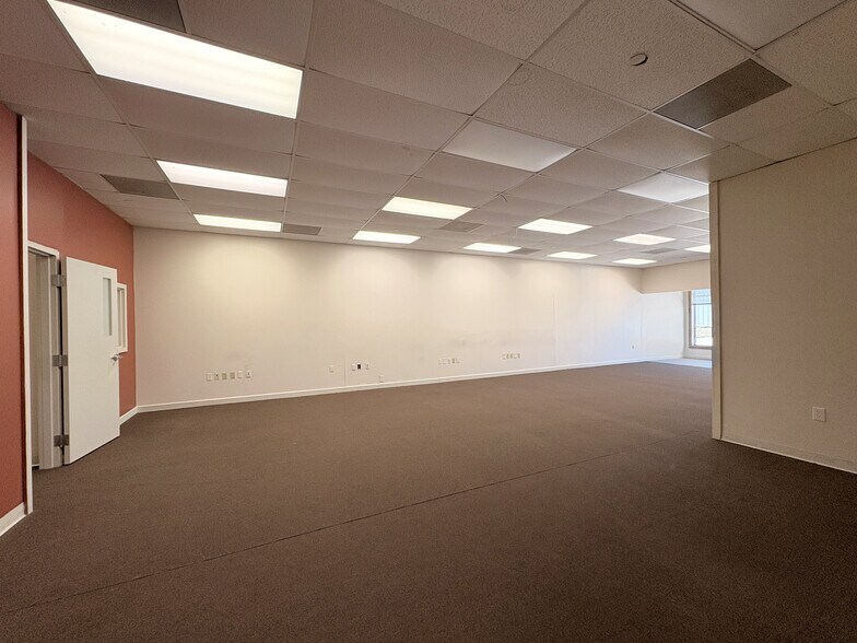 More Photos Of 45 S New York Ave, Galloway Unknown For Lease