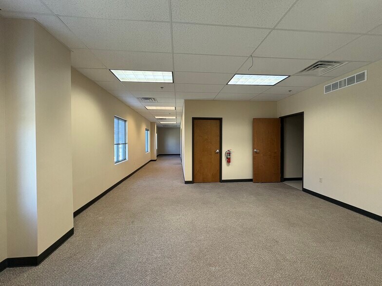 More Photos Of 100 NE Missouri Rd, Lee's Summit Medical For Sale