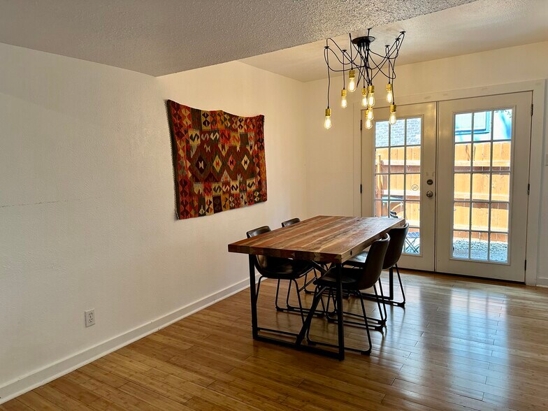 More Photos Of 708-800 S 1st St, Austin Multifamily For Sale