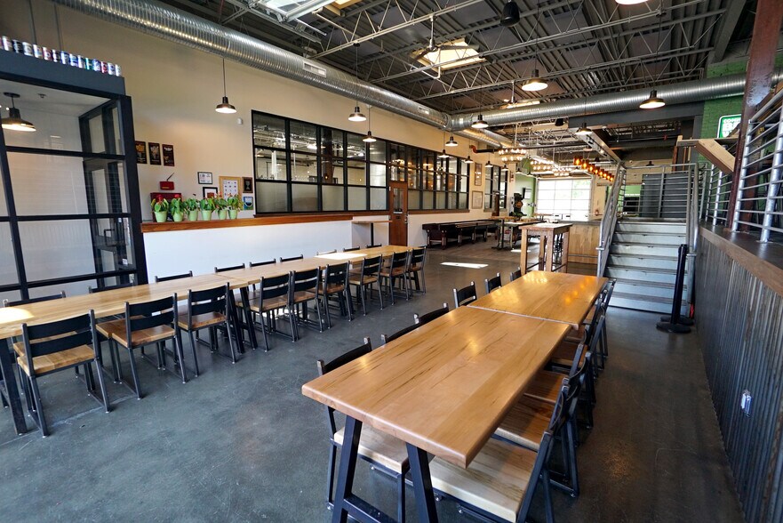 More Photos Of 520 7th St, Buffalo Specialty For Lease