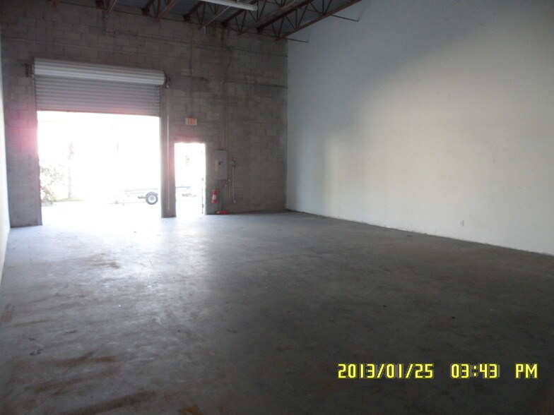 More Photos Of 845 Pop Tilton Pl, Jensen Beach Warehouse For Lease