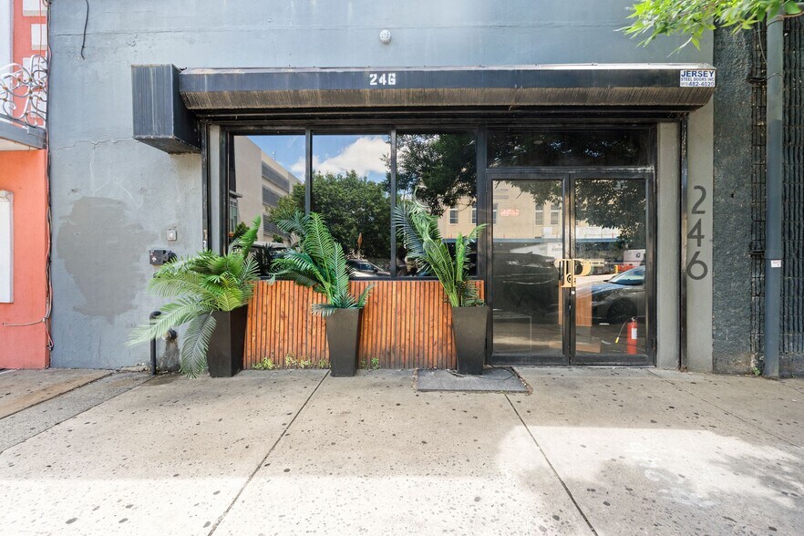 More Photos Of 246 Mulberry St, Newark Storefront For Sale