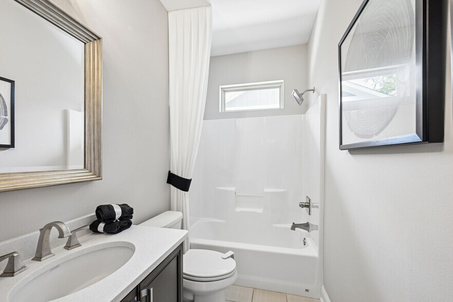 More Photos Of 27735 James Chapel Rd N, Holden Office For Sale