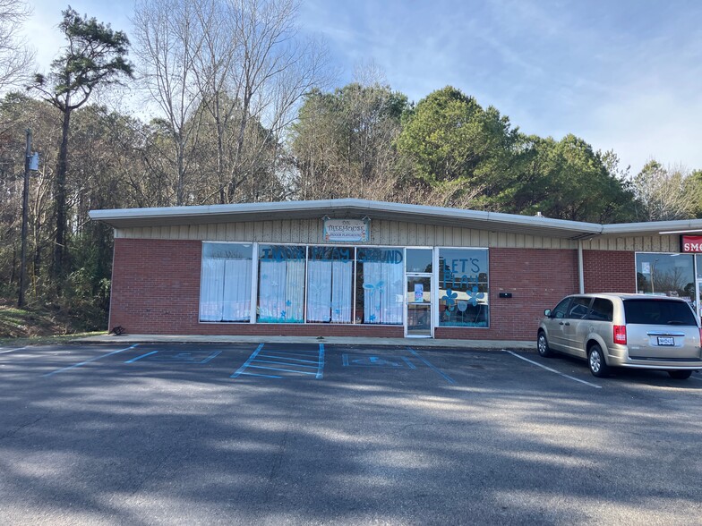 Primary Photo Of 712 West Bankhead St, New Albany General Retail For Lease