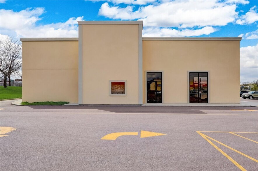 More Photos Of 2921 New Pinery Rd, Portage Fast Food For Lease