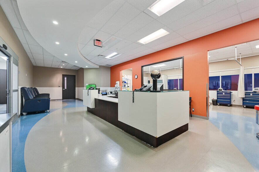 More Photos Of 5340 1st St SW, Calgary Medical For Lease