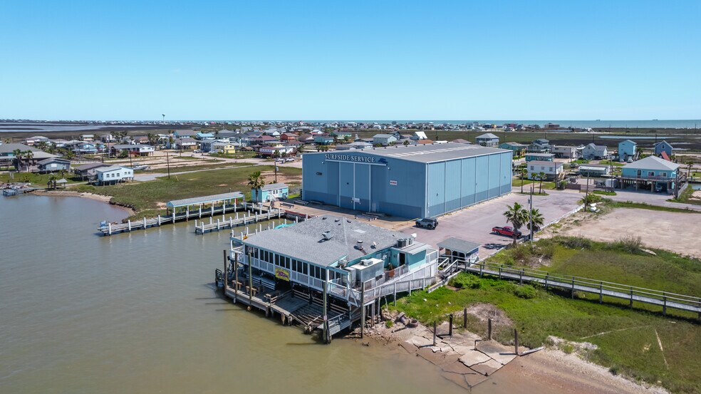 More Photos Of 827 Gulf Rd, Freeport Marina For Sale