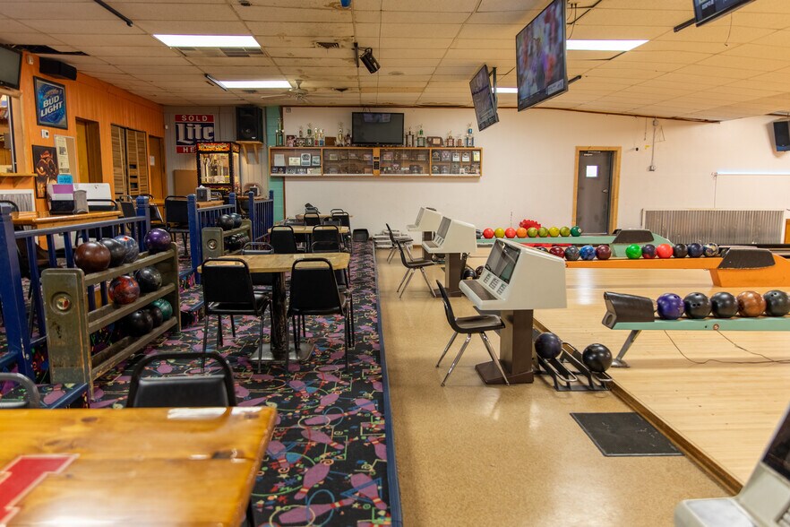 More Photos Of 141 W 7th St, North Bend Bowling Alley For Sale