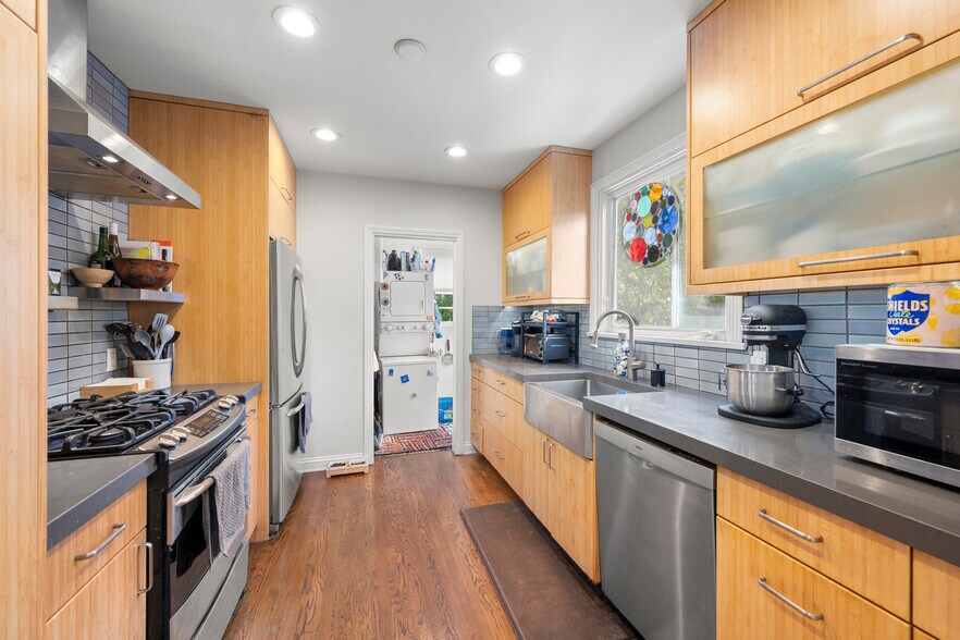 More Photos Of 112-20 E Redwood St, San Diego Apartments For Sale