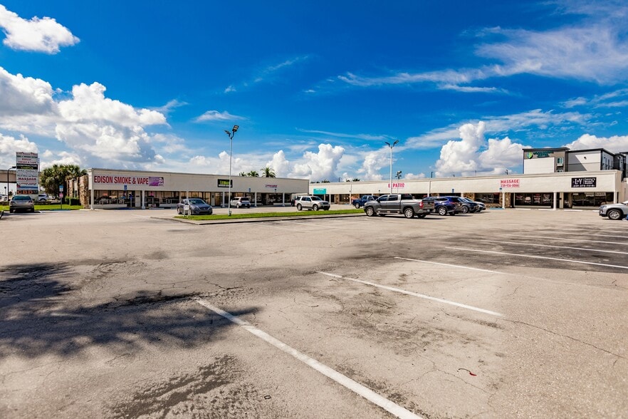 More Photos Of 4434-4458 S Cleveland Ave, Fort Myers Freestanding For Sale