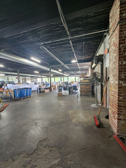 More Photos Of 1301 E 31st St, Kansas City Light Manufacturing For Lease
