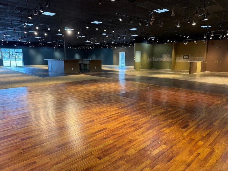 More Photos Of 945 NC Highway 66 S, Kernersville Storefront For Lease