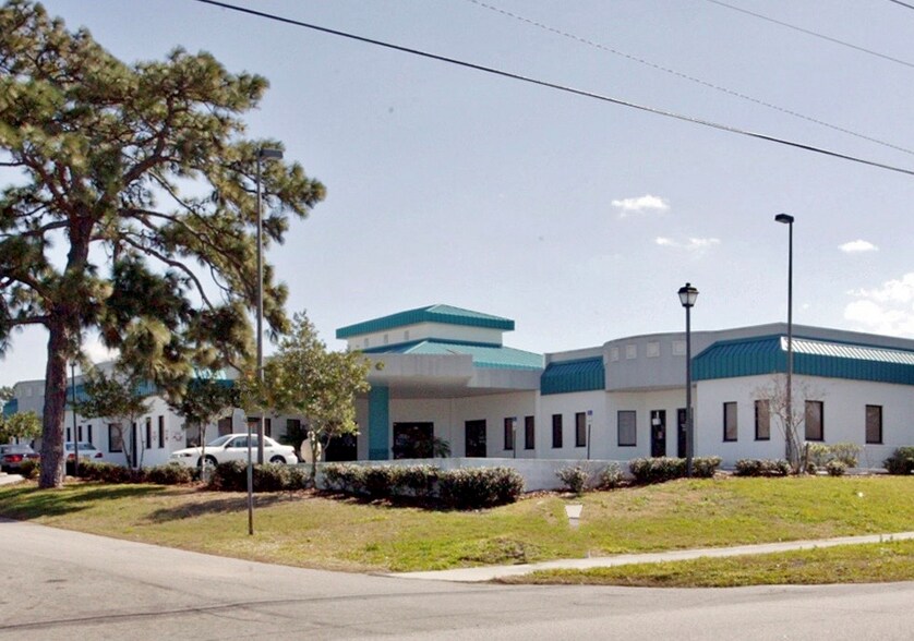 Primary Photo Of 4738 Grand Blvd, New Port Richey Medical For Lease