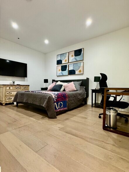 More Photos Of 731 S Broadway, Los Angeles Loft Creative Space For Lease