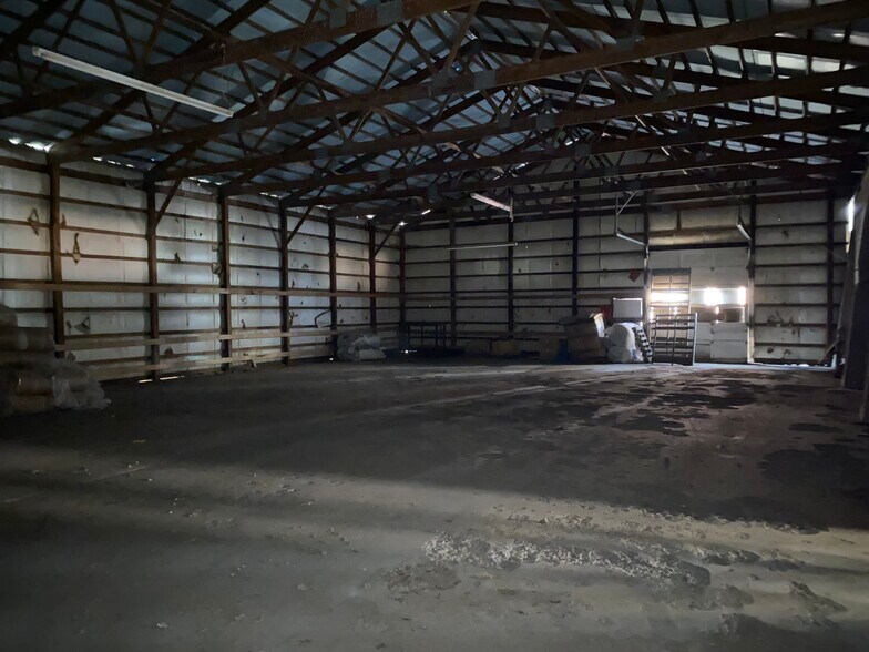 More Photos Of 204 McCreary St, Fort Branch Light Manufacturing For Sale