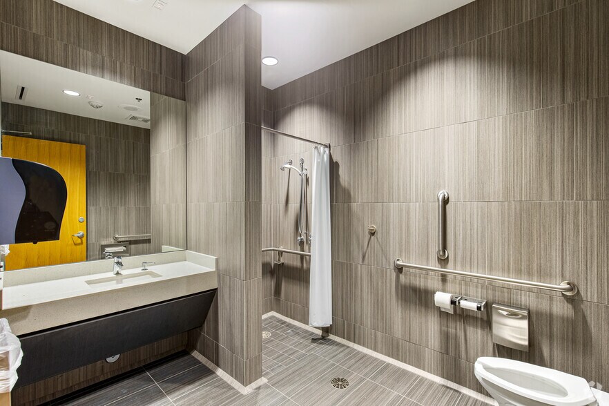 More Photos Of 5475 S Decatur Blvd, Las Vegas Research And Development For Lease