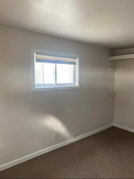More Photos Of 10433 N Holly Rd, Holly Self Storage For Lease