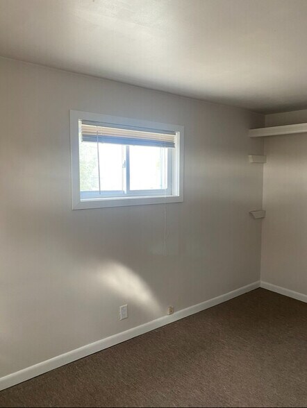 More Photos Of 10433 N Holly Rd, Holly Self Storage For Lease