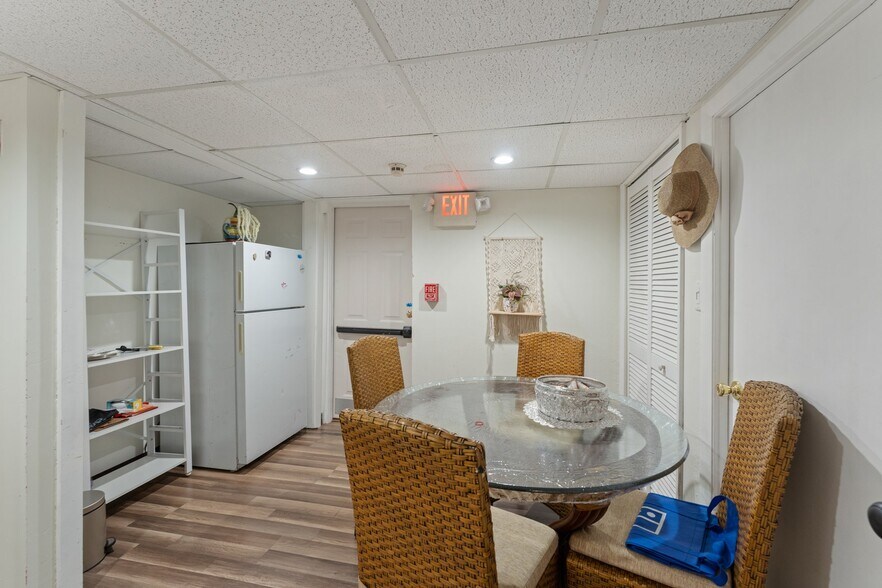 More Photos Of 4372 Post Rd, East Greenwich Office Residential For Sale