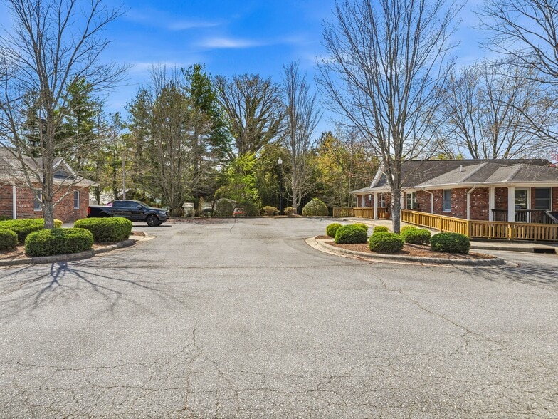 More Photos Of 2 Herman Avenue Ext, Asheville Office For Sale