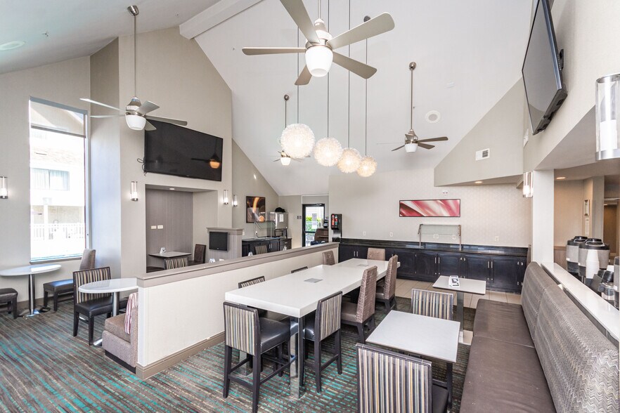 More Photos Of 1530 Howe Ave, Sacramento Hotel For Sale