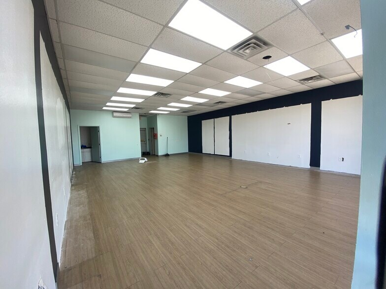 More Photos Of 2745-2765 Washington Blvd, Beaumont Unknown For Lease