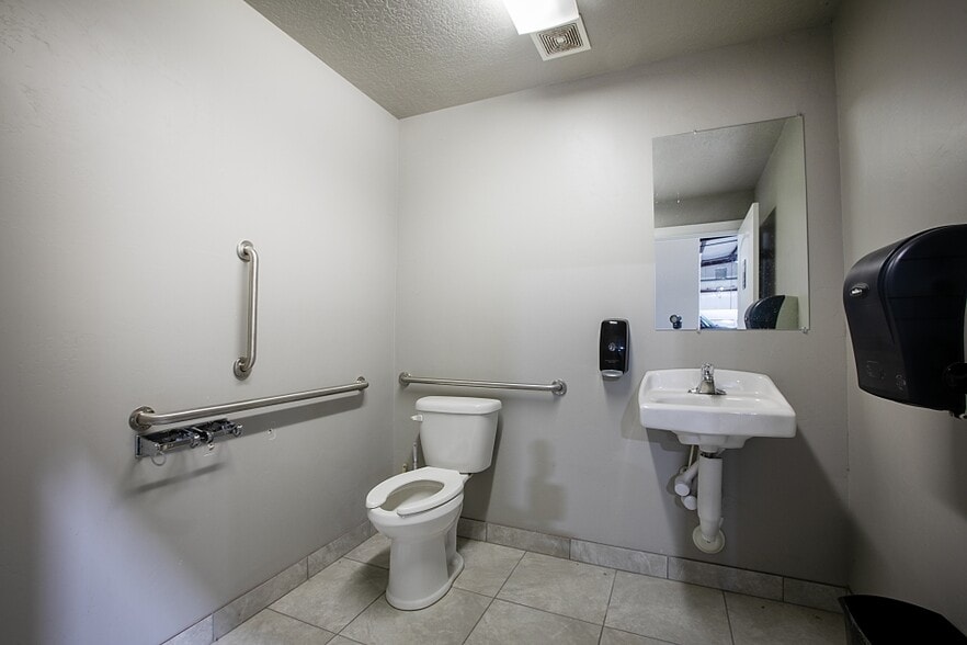 More Photos Of 4800 S 1700 W, Ogden Warehouse For Lease