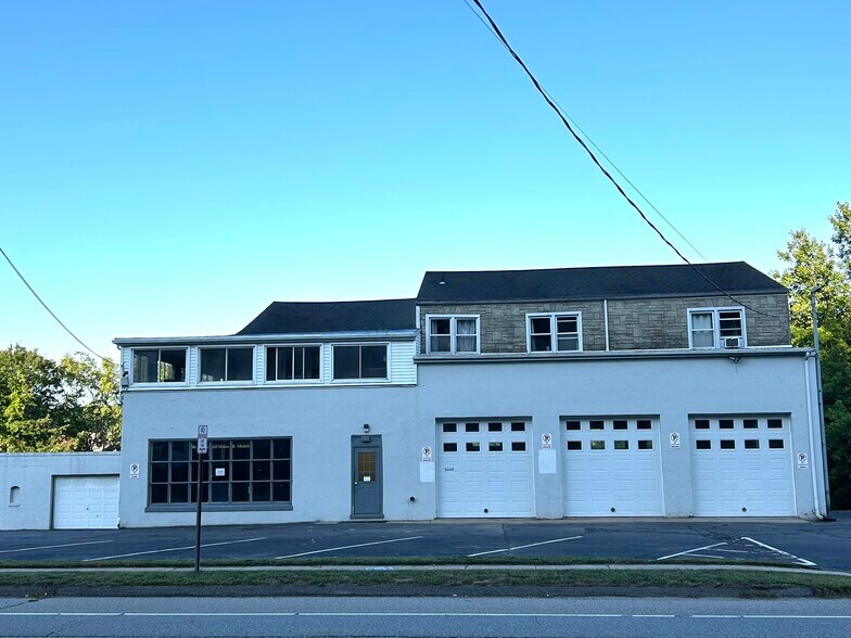 Primary Photo Of 184 Flanders Rd, Niantic Auto Repair For Sale
