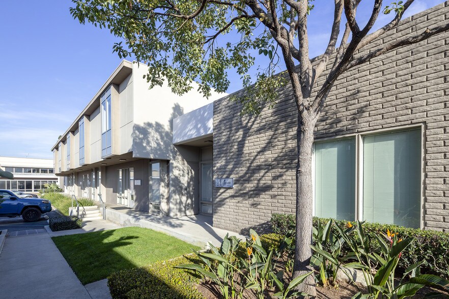More Photos Of 4120 Birch St, Newport Beach Research And Development For Lease