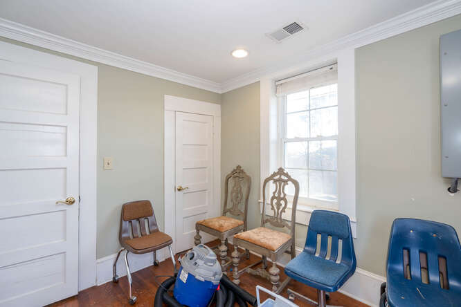 More Photos Of 497 NW Kirk Rd, Marietta Office For Sale