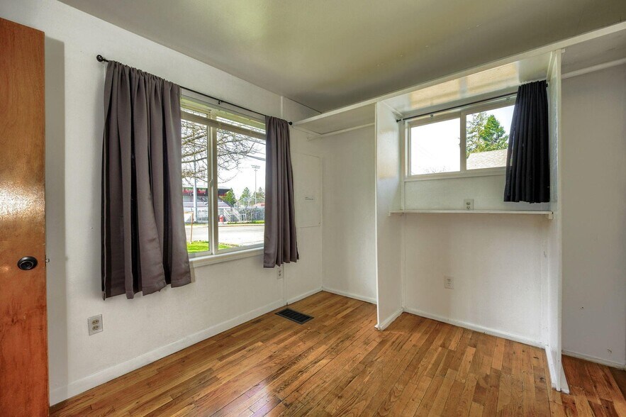 More Photos Of 128 S Mountain Ave, Ashland Apartments For Sale