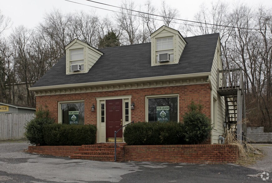 Primary Photo Of 606 N Main St, Goodlettsville Medical For Lease