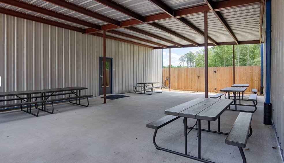 More Photos Of 33204 Magnolia Cir, Magnolia Sports And Entertainment For Sale