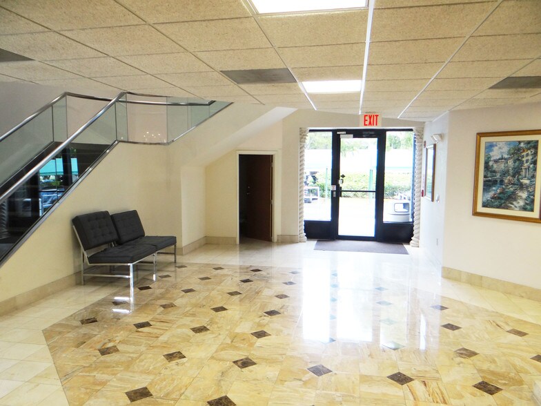 More Photos Of 2201 NW Corporate Blvd, Boca Raton Medical For Lease