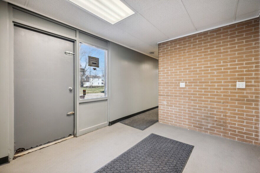 More Photos Of 15 Walnut St, Coshocton Warehouse For Sale