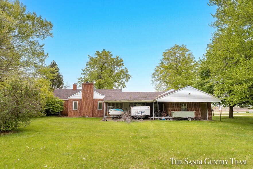 More Photos Of 4631 Harvey St, Norton Shores Medical For Sale