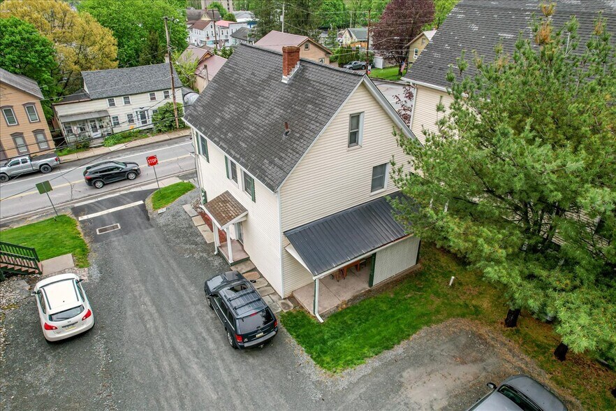More Photos Of 141 Bellemonte Ave, Hawley Apartments For Sale