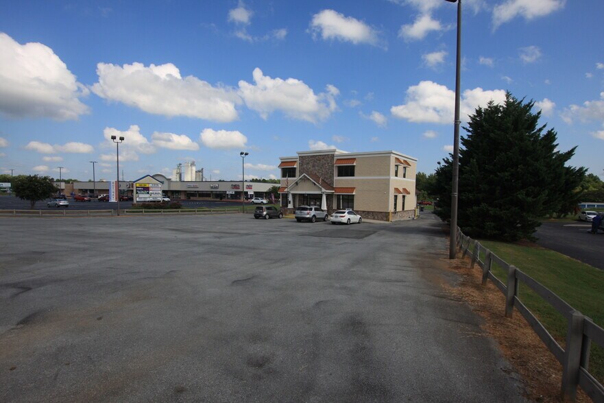 More Photos Of 150 Felton Dr, Rockmart Auto Dealership For Sale