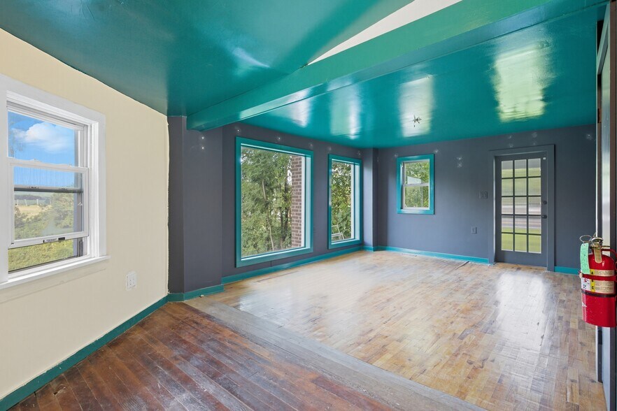 More Photos Of 1 Water St, New Paltz Storefront Retail Residential For Sale
