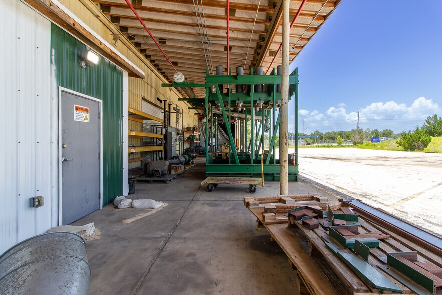 More Photos Of 310 Cypress Rd, Ocala Manufacturing For Sale