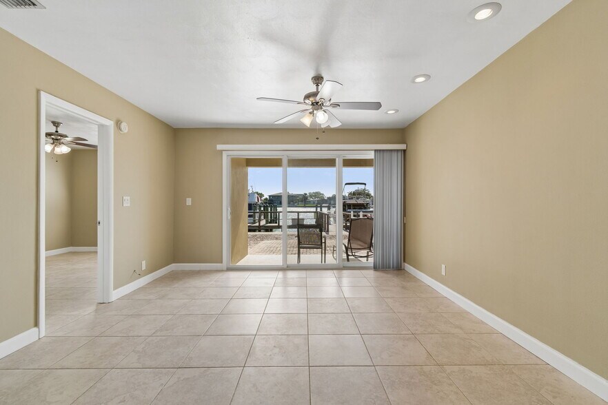 More Photos Of 2307 Bay Blvd, Indian Rocks Beach Apartments For Sale