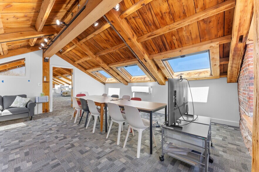More Photos Of 40R Merrimac St, Newburyport Loft Creative Space For Lease