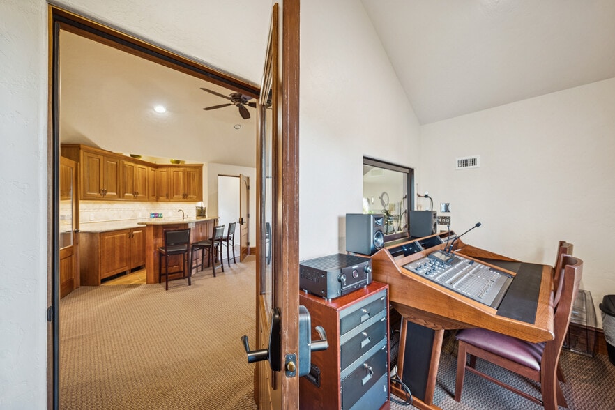 More Photos Of 21538 Mueschke Rd, Tomball Lodge Meeting Hall For Sale