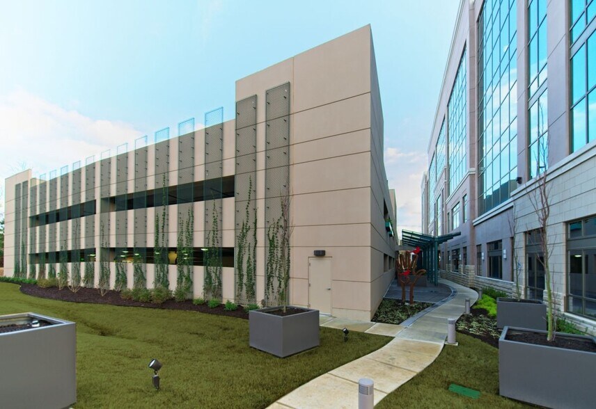 More Photos Of 6795 Poplar Ave, Germantown Office For Lease