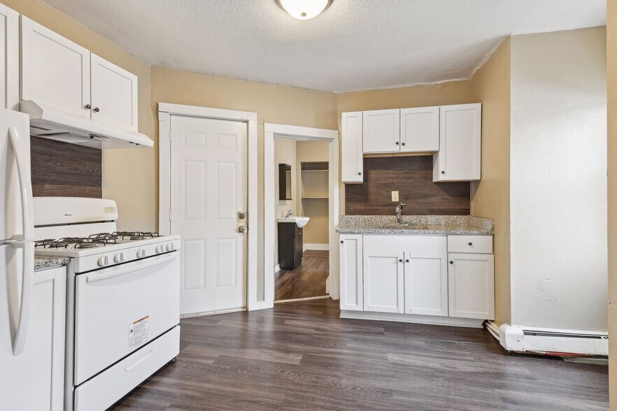 More Photos Of 953 Desoto St, Saint Paul Apartments For Sale