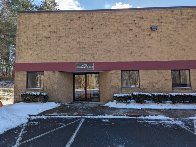More Photos Of 52 Connecticut Ave, South Windsor Light Manufacturing For Lease