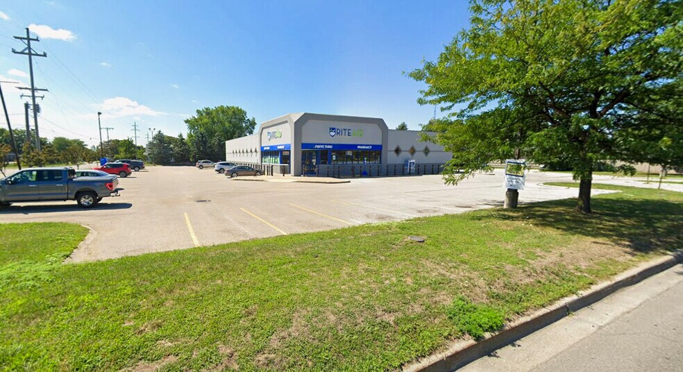 More Photos Of 936 E Ludington Ave, Ludington Drugstore For Sale