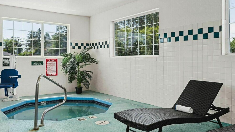 More Photos Of 3430 NE Hwy 101, Lincoln City Hospitality For Sale