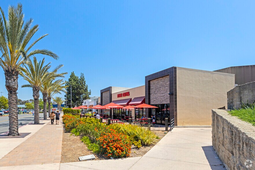 More Photos Of 415-761 Parkway Plaza, El Cajon Unknown For Lease